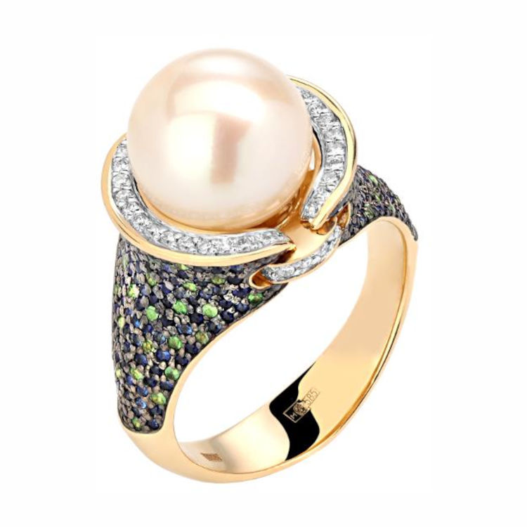Кольцо из желтого золота 585 пробы с жемчугом, сапфирами, тсаворитами и бриллиантами 01К6312623-2