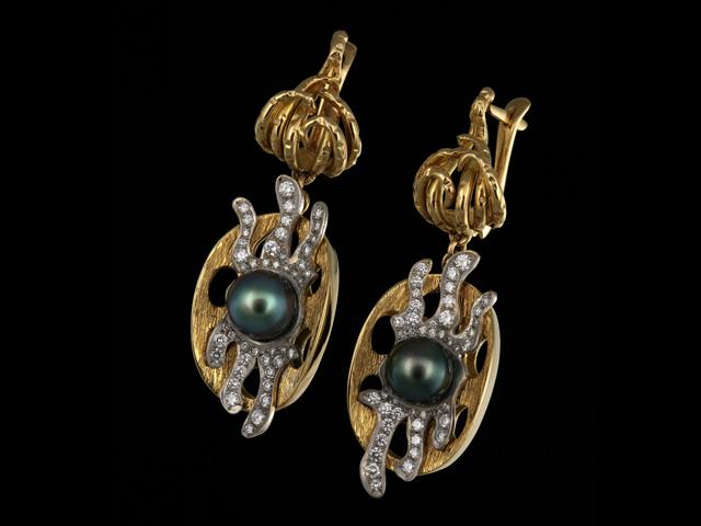 Серьги из комбинированного золота 750 пробы с жемчугом 0РС680008
