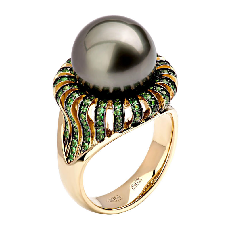 Кольцо из желтого золота 585 пробы с жемчугом и тсаворитами 01К33101189-4