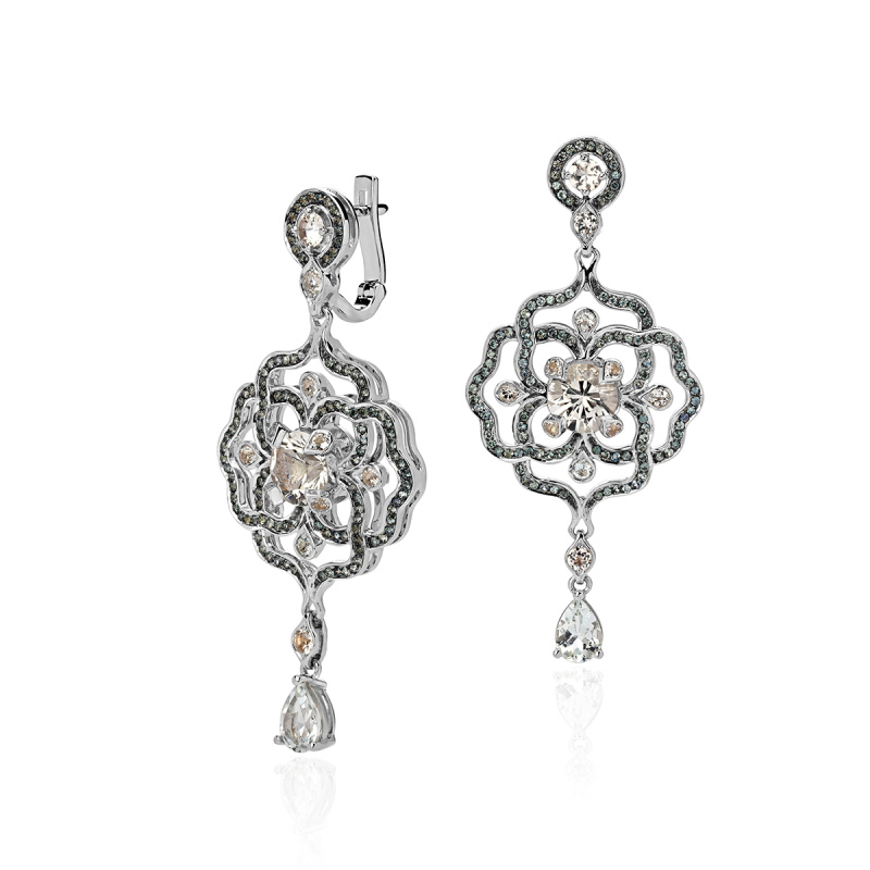 Серьги из белого золота 750 пробы с топазами и сапфирами 01С577987-1 Серьги из белого золота 750 пробы с топазами и сапфирами 01С577987-1