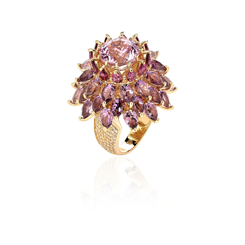 Кольцо из желтого золота 750 пробы с кунцитом, сапфирами, родолитами и аметистами 01К5471108-3